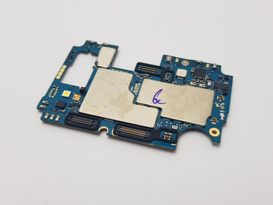 Замена материнской платы Samsung A20 (A205F)